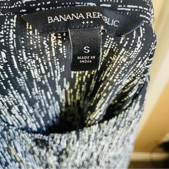 Banana Republic Top Blouse Small Long Sleeve Black White Classic Contemporary - Picture 7 of 8